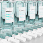photo de flacons avec vaccin contre la covid-19